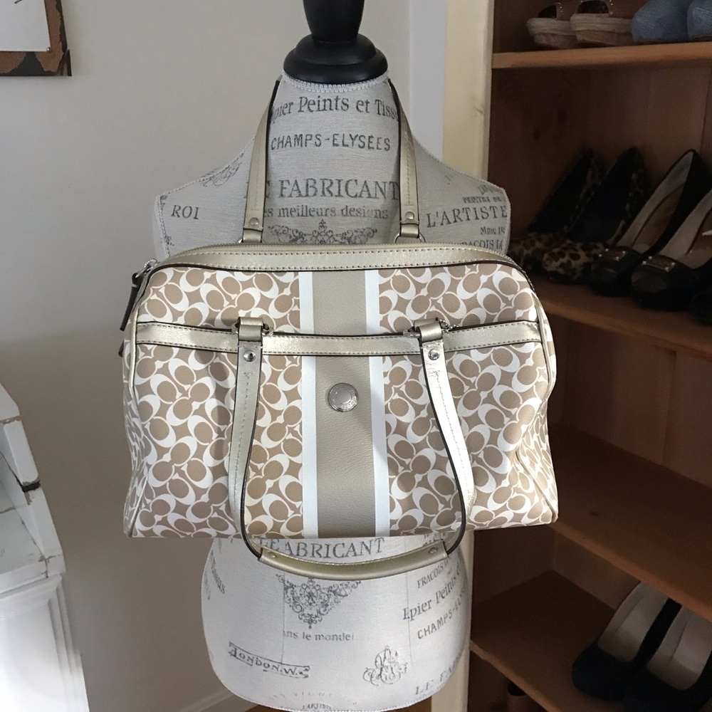 Authentic COACH pocketbook